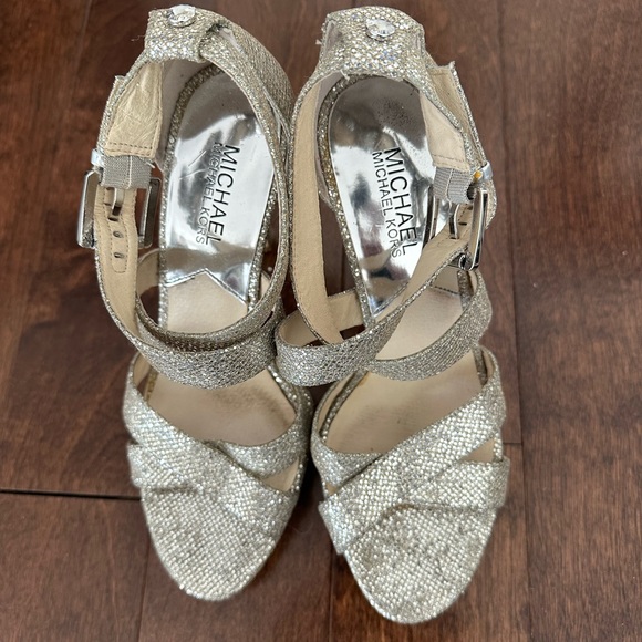 MICHAEL KORS SILVER HEELS - Picture 4 of 12